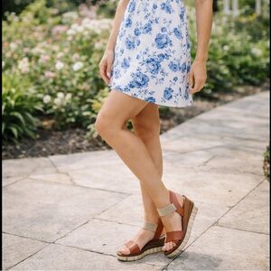 MIA WOMEN’S BROWN COGNAC ADLEY WEDGE SANDALS SIZE 8.5M